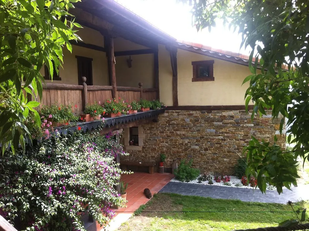 Apikale Guest House Ea