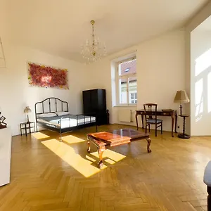 Center Of 369 , Praga República Checa